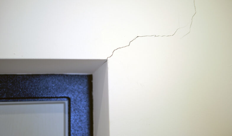 Cracked Walls Indoor House Apartment